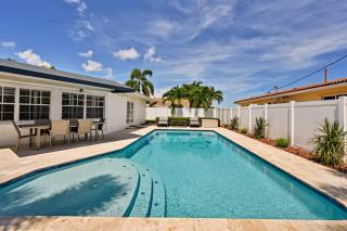 Salt Life Beach Cottage Sleeps 8 Heated Pool - Pompano Beach - 0
