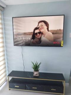 1BEDROOM Unit at Azure north With Netflix up to 6PAX - 2