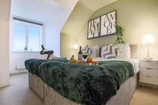 Bewdley House - 5 Bedroom 3.5 Bathroom House - Free Parking, Private Garden, Super-Fast Wifi and Smart TVs by Yoko Property - Milton Keynes - 7
