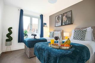 Bewdley House - 5 Bedroom 3.5 Bathroom House - Free Parking, Private Garden, Super-Fast Wifi and Smart TVs by Yoko Property - Milton Keynes - 5
