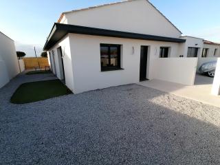Studio BLEU, Neuf, classé 3 étoiles, Clim, Wifi, Lave-linge, Lit King Size, au calme et à 800m des plages de Valras Plage - Sérignan - 2