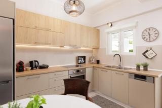Walnut House - Peaceful Private Garden - Alepou - 3