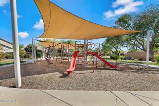 Amazing backyard, private pool, pool table, 5 beds - Scottsdale - 2