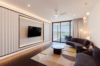 NEW! Dacha on Maggie No#2, Unrivaled Island Luxury - Nelly Bay - 5