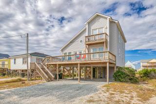 Dog-friendly home with ocean views, beach access, washer/dryer & central AC - 0