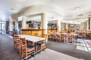 Nightcap at Pritchards Hotel - Mount Pritchard - 8