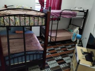 The Red Hut Inn - Belize City - 8
