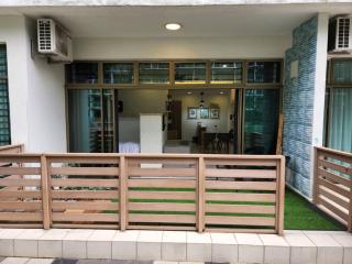 Studio with swimming pool access from the patio at Palazio Mount Austin IKEA AEON by GDRAGON HomeStay - 5