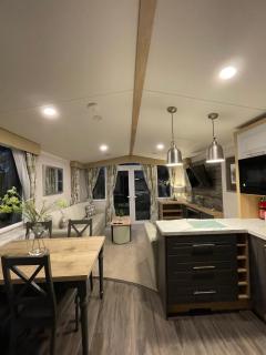 PRESTIGE GOLF VILLAGE CARAVAN - 9