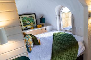 Veiko - Mayflower Meadow - 6