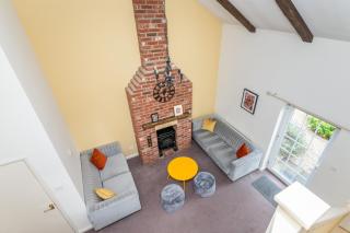 Pass the Keys 20 Hazelnut Grove Spacious Contemporary 2-Bed House in York - York - 4