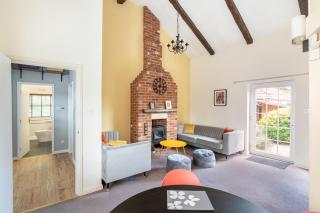 Pass the Keys 20 Hazelnut Grove Spacious Contemporary 2-Bed House in York - York - 3