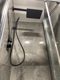 Da Vinci Guest House & Guest Parking, A Real Gem - 1