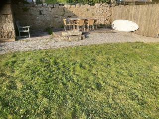 Lovely spacious flat with sea views, sunsets, garden and woodburner - 1