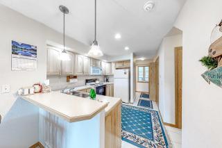 Cozy Fraser Cabin - 2