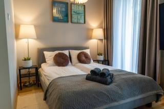 Marina Apartment - przy jeziorze, taras, TV55" z Netflix i Prime, parking - Iława - 7