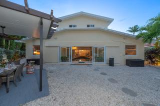Harbor Hideaway 4bedroom 3Bathrooms Waterfront-Indoor Pool Home - Marathon - 0