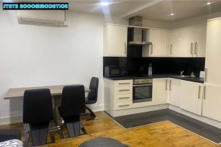 LONG STAYS 1 Bedroom Studio Serviced Apartment with Free Netflix and Wi-Fi! Perfect for Coupled & Solo Guests - 5