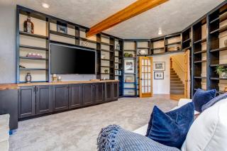 Modern Hillside Manor - Park City - 3