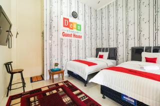 RedDoorz Syariah near Pasar Aur Kuning - Bukittinggi - 0