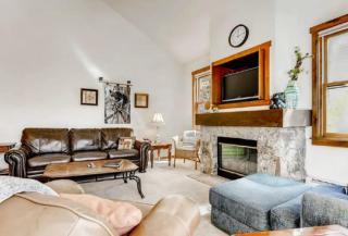 3 Bedroom Mountain Vacation Rental On Historic Downtown Main Street Within Walking Distance To Peak 9 Gondola - Breckenridge - 8