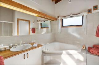 Ocean Breeze Fairhaven - BYO Linen - 2