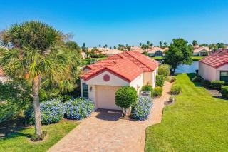 Charming home with pool, patio, tennis, central AC, & washer/dryer - 9