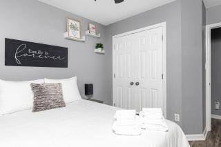 Unique Cozy Home 6 Min 2 Uptown Fire Pit & Yard - Charlotte - 3