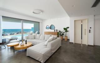 Dia's Blue 8 Bedrooms Seafront Villa - Gournes - 8