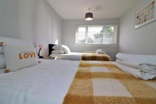 Signature - Morland House - 1