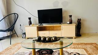 Relaxing 2-Bedroom apartment with parking space. - Kampala - 8