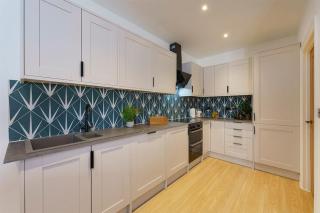 Lilyturf - 2 Bedroom Luxury Apartment by Mint Stays - Bristol - 6