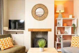 East Street, Town Centre, 2 Bedrooms - 2