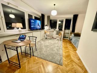 Super GREY 2 metro fast WiFi 65’TV Netflix HBO AppleTV+ - Warsaw - 5