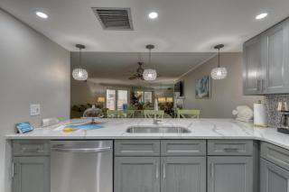 Kandys Kondo II - Clearwater Beach - 8