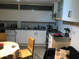 West Kensington 3 bedroom Apartment - 1