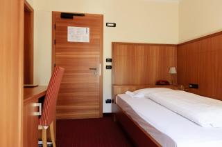 Hotel Touring - 8