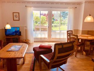 Ein-Steinwurf-zum-Ostseestrand-Ferienwohnung-Martha-mit-Terrasse - Glowe - 8