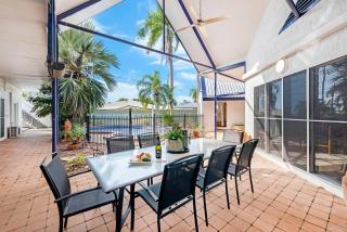 An Absolute Poolside Break by Casuarina Beach - 9