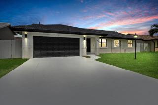 Villa Paradise Miami, Luxury Gem with Heated Pool, Game Room, Fire Pit, 3 Bed 2 Bath - 4