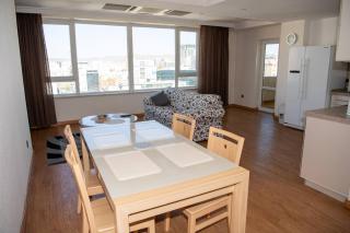 Lovely 2 BR unit with city view - 3