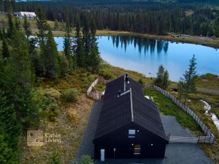 Unique cabin w fantastic view, sauna & EV outlet - Svingvoll - 0
