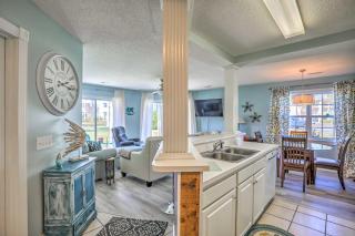 Ground-Floor Condo Walk to Pool, Drive to Beach! - 0