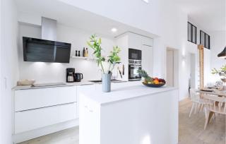 Awesome Home In Lembruchdümmer See - 1