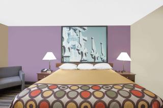 Super 8 by Wyndham Natchitoches - Natchitoches - 1