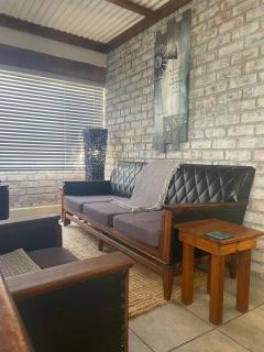 Ou Klipskuur Self-Catering Accommodation - Fraserburg - 1