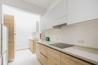 Unique Four Bedroom Townhouse One Minute Away From The Seafront - Sliema - 5