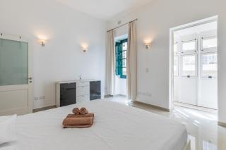 Unique Four Bedroom Townhouse One Minute Away From The Seafront - Sliema - 9