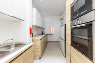 Unique Four Bedroom Townhouse One Minute Away From The Seafront - Sliema - 6