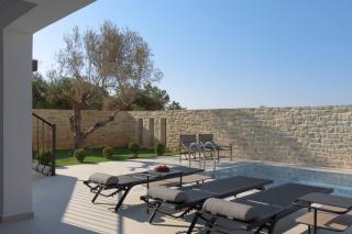 Ivory Villa, with effusive design, By ThinkVilla - Perama - 3